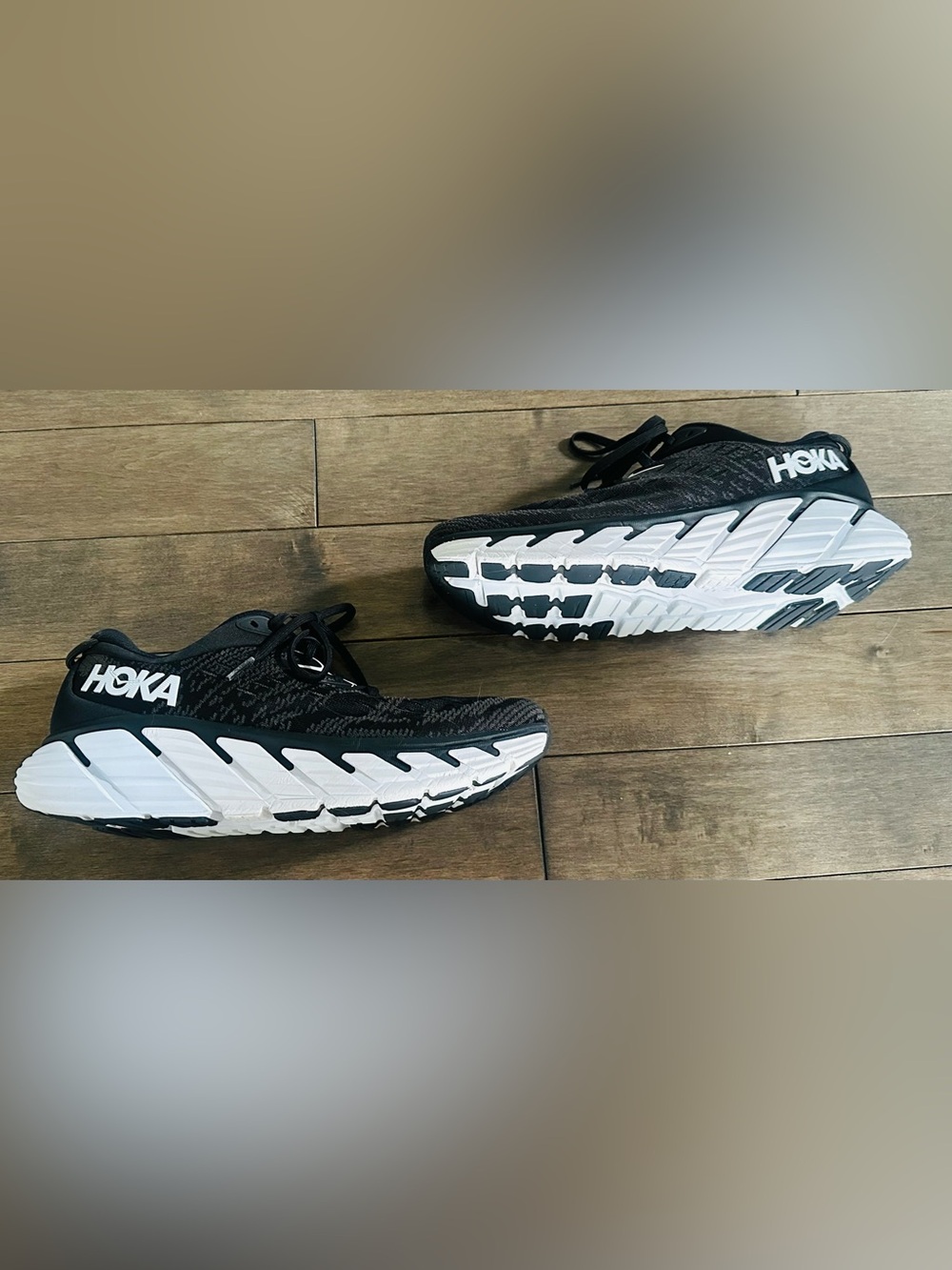 Hoka One One Women's Sz 10B Black and White Gaviota 4 Shoes